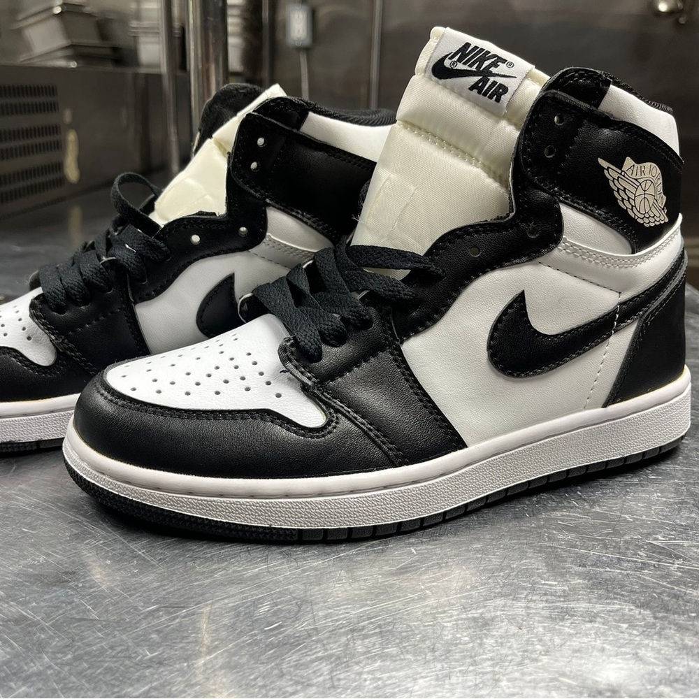 Nike Air Jordan 1 Retro High 85 Black White (panda)